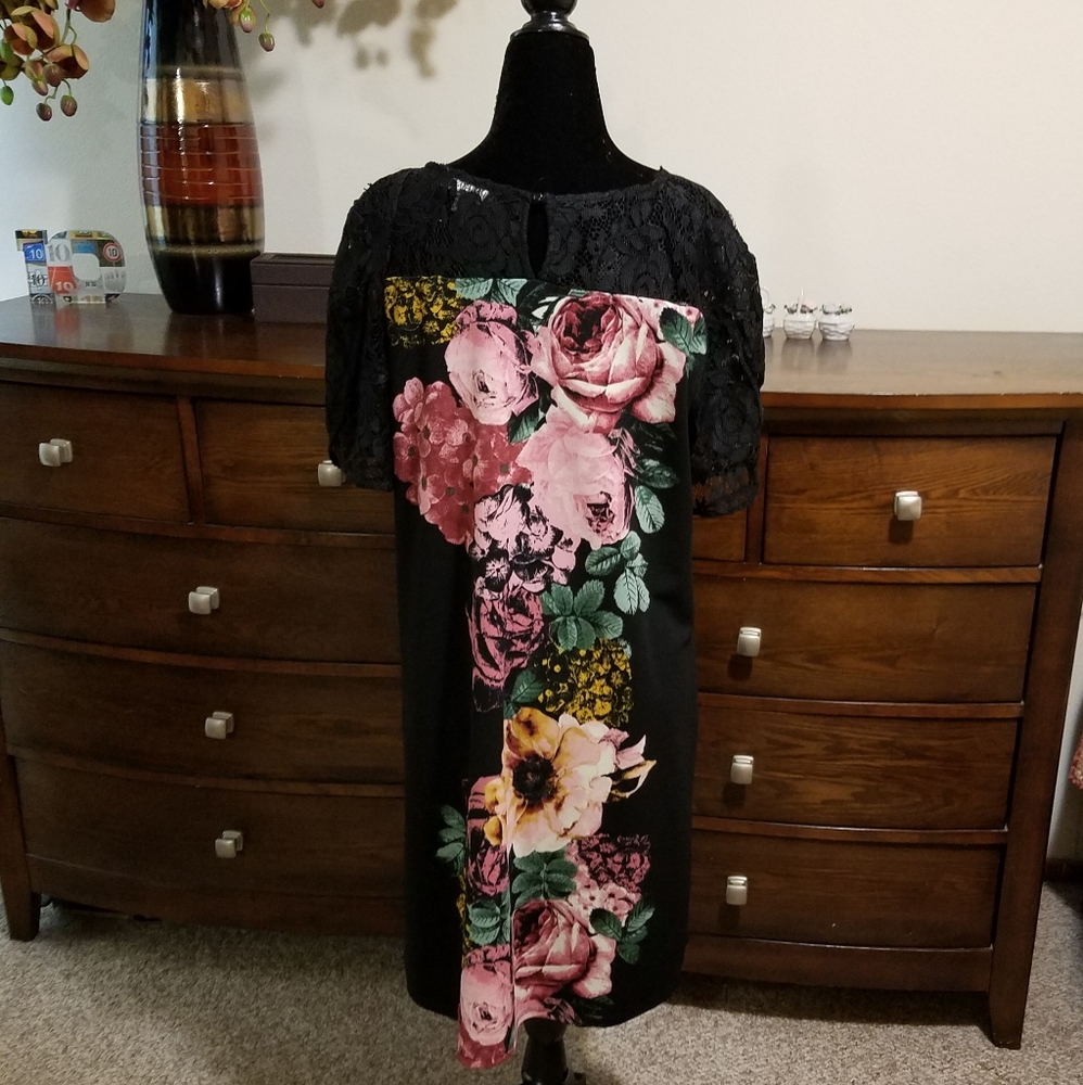 Dress - Picture 2 of 4